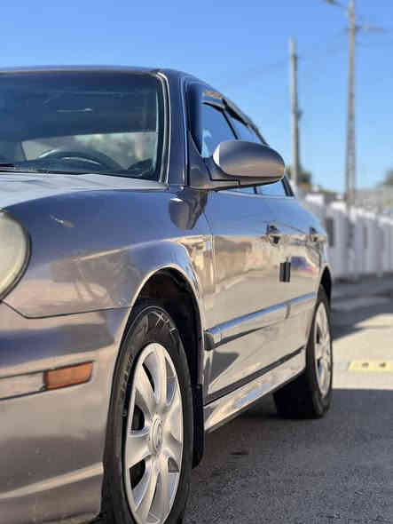 سوناتا وفود 2005 
محرك 4 
طخم تاير جديد 
صدر امامي خلفي جديد 
كير محرك شرط 
تبريد تدفئة شغال 
كهربائيات كلها شغالة 
ماشية 150 الف فقط 
السيارة جاهزة من كلشي مال بيت 
صبغ بيها جاملغين امامي فقط 
شرط بدون شواصي بدون دواخل 
رقم مشروع وطني نينوى سنوية لحد 2027 
كابون بانزين السيارة متعوب عليها 
ونظيفة حيل السعر 70 وبيها مجال قليل 
***********
