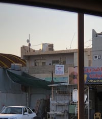 شقة ومحلات • ٦٨م • الجانب الايمن