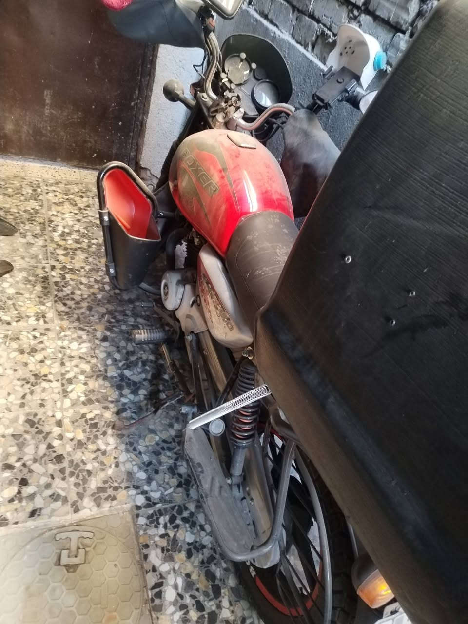 سلام عليكم بوكسر للبيع موديل 2023 دراجة متروكة وشغلته وخير من الله
بغداد حي عامل 
***********
***********
