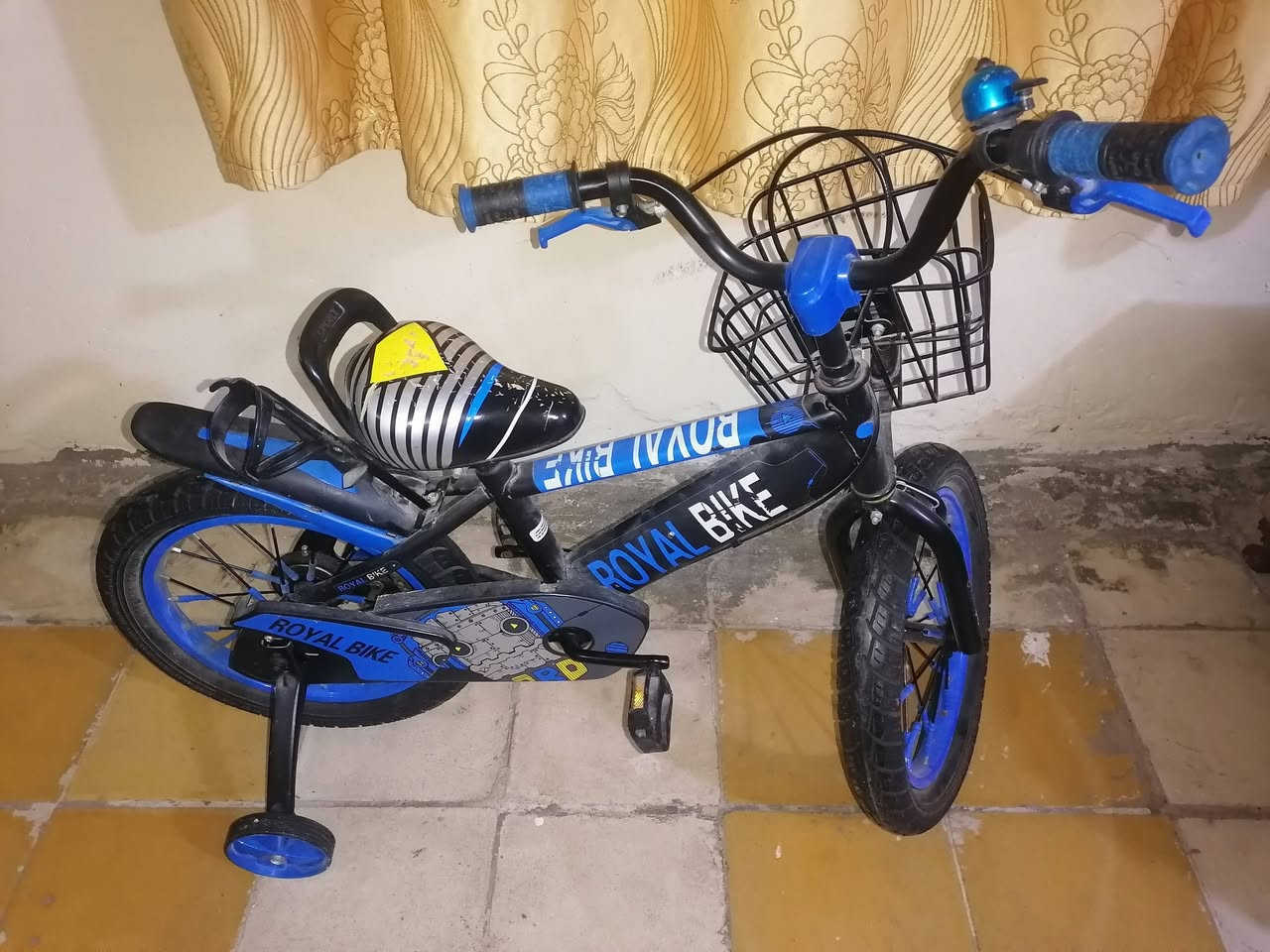 السلام عليكم ورحمة الله وبركاته.. عندي هذا الباسيكل مستعمل قليل واريدة ب٤٠ الف وبي مجال للشراي


**إذا كنت صاحب هذا الإعلان وتريد حذفه لأي سبب، رجاءا أرسل رسالة إلى الدعم الفني**