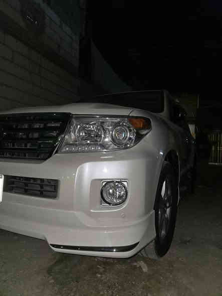 سياره لاندكروز للبيع ٢٠١٣بريميه اصل تشغيل عن بعد بلاد وبصمه أبواب ٦ سلندر تخم تاير وحداديه  جديده بالكارتون وكيرومحرك كفاله برغي مامفتوح 
مال جناي  بيها مدكر ايمن مبدل بلادنفس اللون هزه ورقم أربيل جديد مكاني البصره السعر ثلاث شدات ونصف وبيها مجال للشراي  للاستفسار الاتصال على الرقم 
*********** علما غير متواجد على النت
