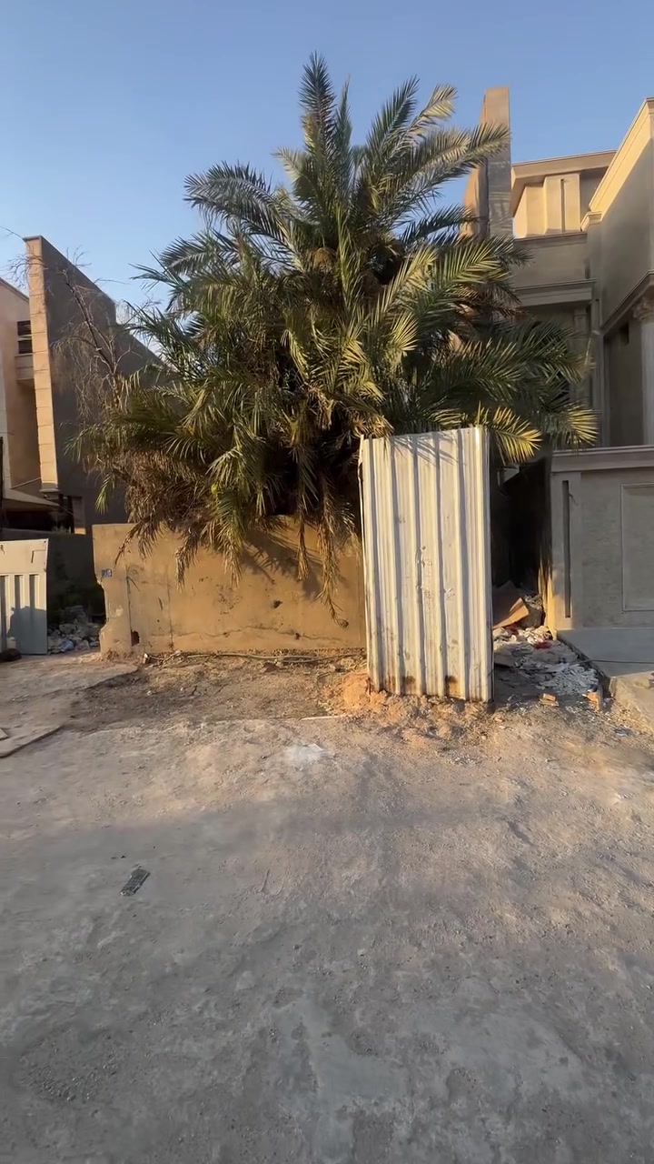 ⭕ عرض سكني مميز في حي المهندسين (منطقة شارع فلسطين ) .
⭕ مساحة الكليه (300متر) وواجهة(10متر) نزال 30 
قطعة بمواصفات ممتازة جداً، يقع في واحدة من أجمل وأهدأ مناطق بغداد 
⭕ طابو صرف , بأسم شخص واحد.
🔻 للتفاصيل والسعر، اترك تعليق وتوصلك المعلومات بالخاص فوراً.
للمعلومات اكثر الاتصال على الرقم التالي 
***********
***********
شركة حسين زيونة لتجارة العقارات #العقارات
