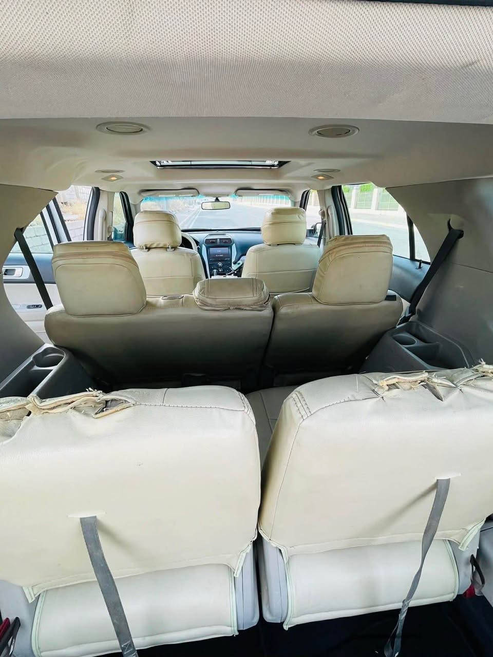 Ford explorer 2011 sel 
سەیارەکە بێ بۆیاخە فول مواسەفاتە هەمو گیانی بە شەرت 
دەبڵ ئەکسل نیە
***********￼ السليمانية, العراق
