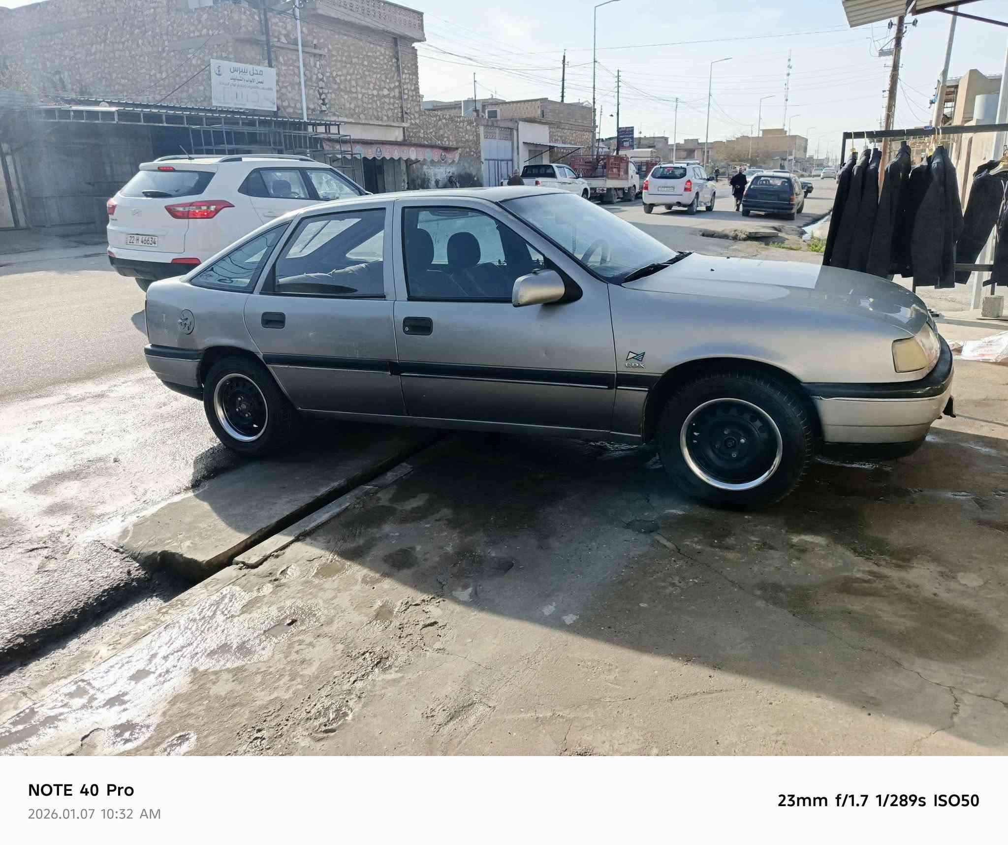 للبيع فقط — الرجاء عدم مراوسة أو طلب التقسيط 🚗
‏🔹 أوبل فكترا موديل 1993 ✅ كير عادي ✅ محرك 2.0 ✅ السيارة نظيفة ✅ بسمي (سنوية) ✅ كوبون البنزين ساري لغاية 2028 ✅ المحرك والگير بحالة ممتازة، والفحص (التراي) بأي مكان يعجبك.
‏💰 السعر: 35 ورقة ويوجد مجال بسيط للمشتري الجاد.
‏📞 للاستفسار: *********** سنجار, نينوى
