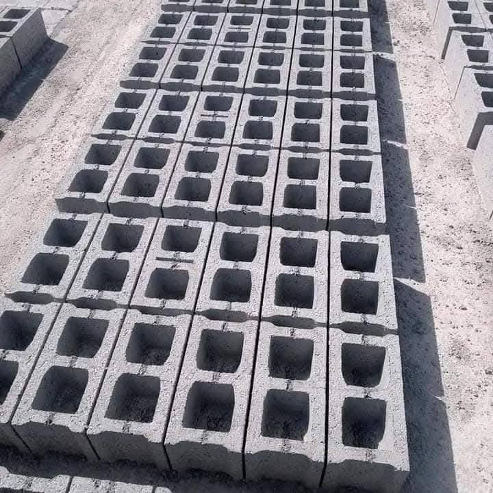 سلام عليكم
بلوك كلر الاوتوماتيكي شرط الكلب

ضغط 12طن بحص ورمل 

ارتفاع 20

عرض 20

طول 40

شيش بأنواعه
المكان كوت شيخ سعد 

للاستفسار ***********
