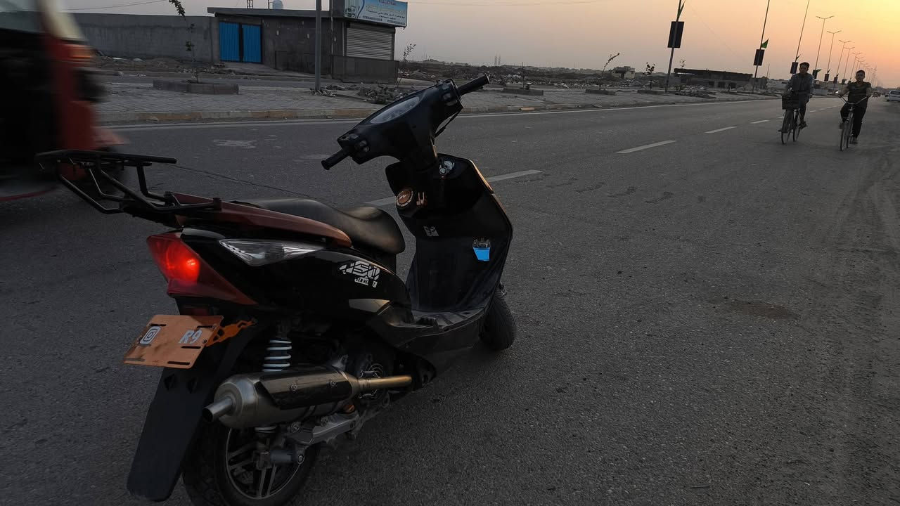 السلام عليكم دراجه ماكس ثعلب للبيع
مكينه بلاديه قويه ونشطه بكل وقت 
وياله رياضي بلادي تفصيخ اصلي  
صالنصه بوري عدل وجبه اولى اصلي 
كلجات WF 
تايرات زوج جديد 
كهربائيات كامله 
بس نقصهه طوافة بانزين ولباقي حلو موجود واتساب *********** مكاني بغداد
