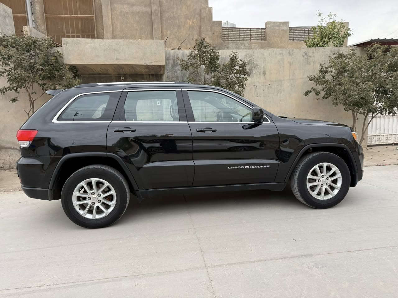 جيب لاريدو 2016 
بيها ربع جامرلغ امامي سكن صبغ
ماشي 128 الف ميل 
مكان سيارة طوز 
سعر 195 بيها مجال 
استفسار اتصال على رقم 
اني مكلف بنشر 
***********
