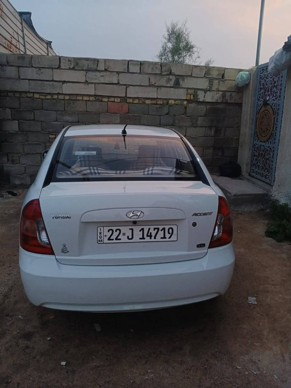 السلام عليكم 
اكسنت موديل 2011
السياره اخت الزيرو كلش جديده 
ماشيه 75.800
كير ومكينه وتبريد وتدفأه وحداديه جاهزات 
موصفاتها شاشه واشاير بل مري وجام كهربائي 
سعرها 120
مكاني البصره شط العرب 
رقمي ***********
