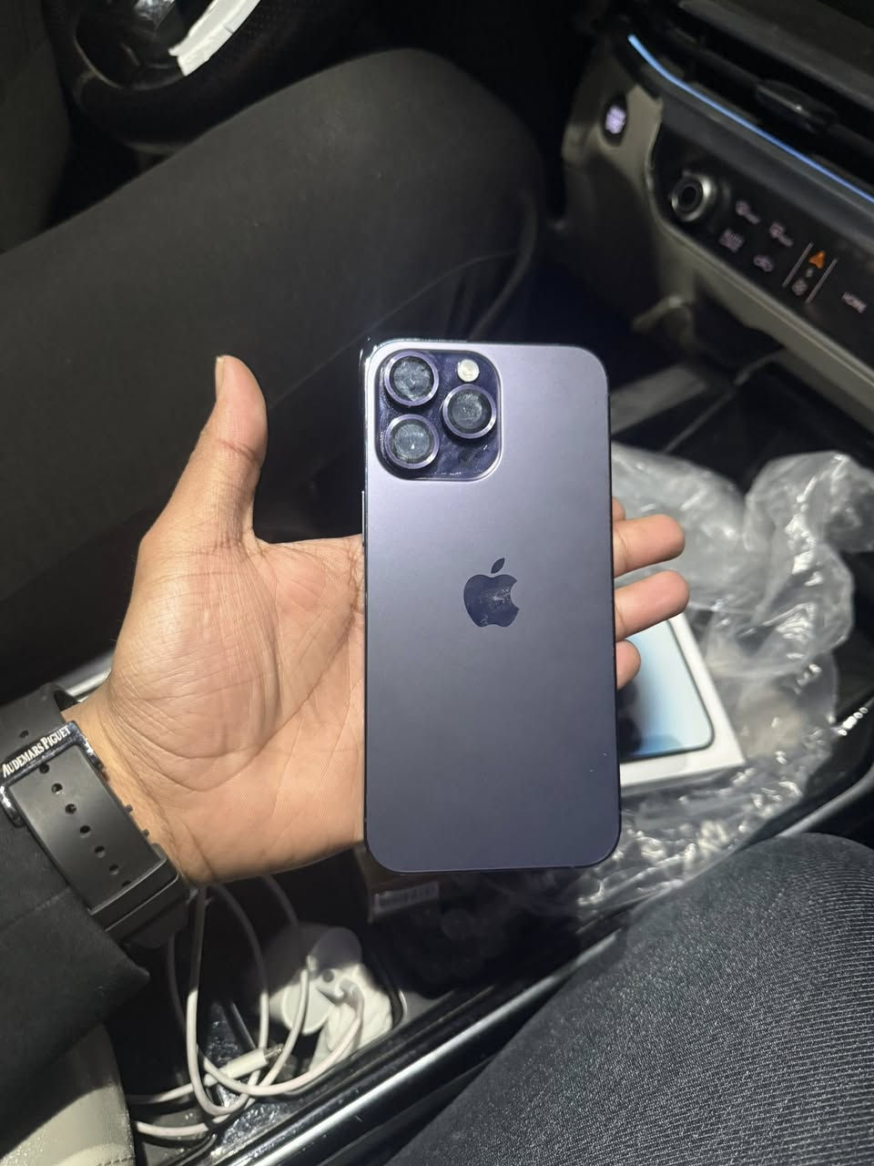السلام عليكم ايفون 14 برو ماكس 128 دبل سم بطاريه ٩٦ جديد مستعمل قليل    ***********
