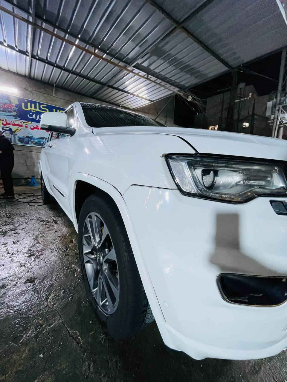 السلام عليكم جيب شيروكي اوفر 2018لاند جكات السياره فول مواصفات عل أخير خليجيه كفاله عامه عدا بيها بارد السياره صدر جديد جكات شغاله كامله مكينه مكفوله وكير مكفول السياره خير من الله مال جناي للاستفسار الاتصال *********** وتدللون
