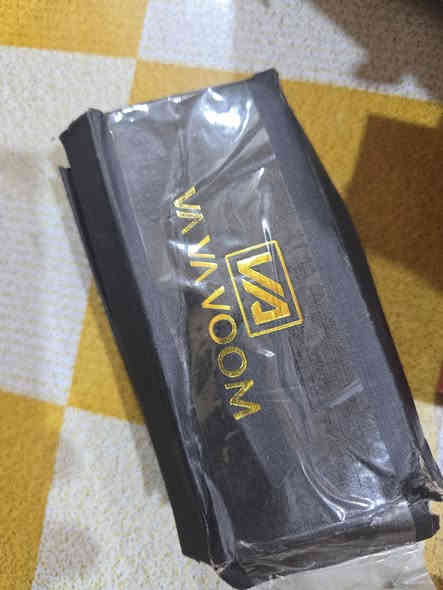 ساعه بهاذ الشكل والماركه اكتب سعرها وبل عافيه ***********
