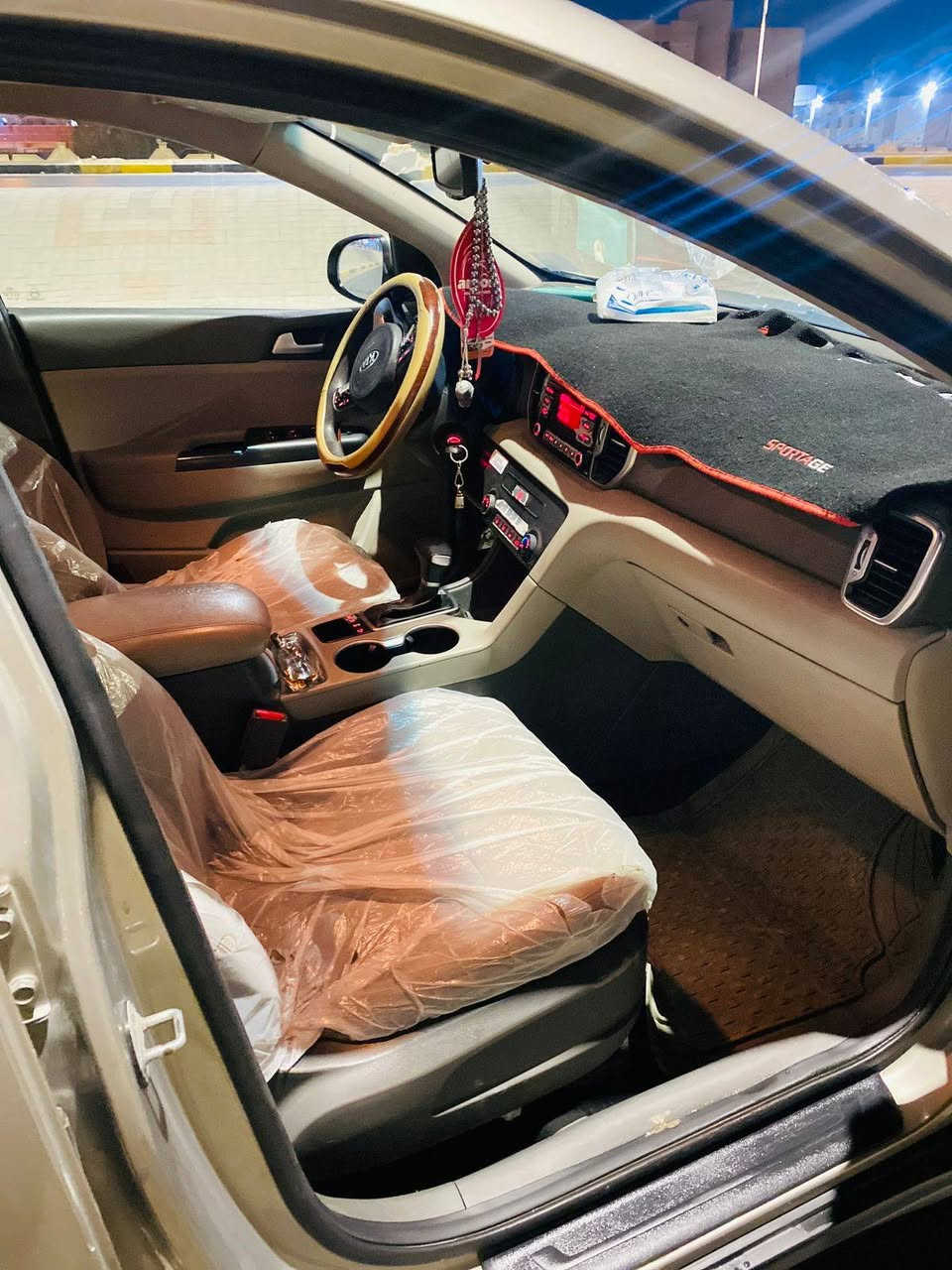 السلام عليكم للبيع كيا سبورتج موديل 17 خليجي مكفول رقم مثنى للاستفسار
***********
