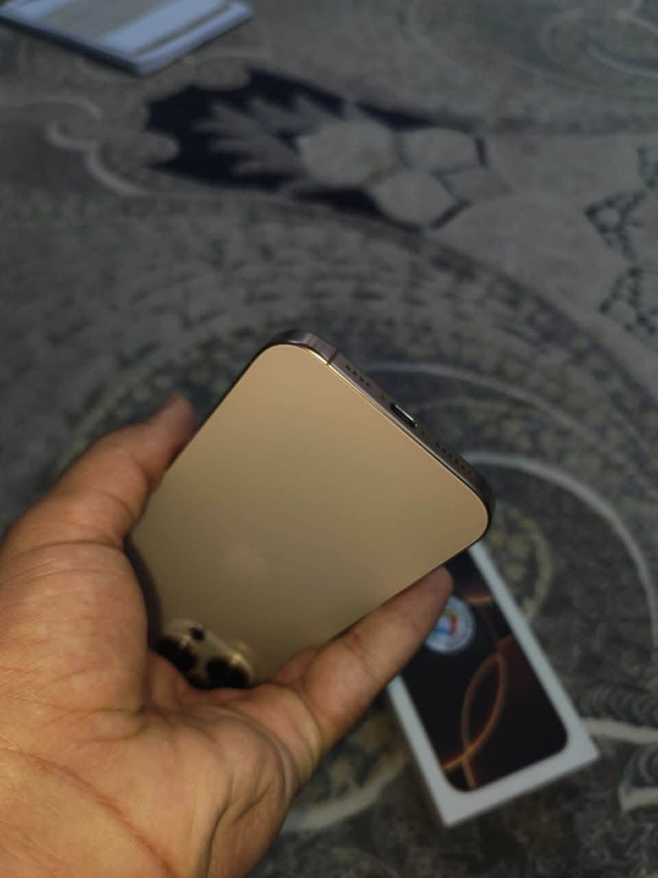 للبيع iPhone 16 Pro Max 256GB 🔥

✨ نظافة 100% والجهاز بحالة ممتازة جدًا.

📱 المواصفات:
✅ السعة: 256GB
✅ ضمان ماستر (لا يزال داخل فترة الضمان)
✅ نسخة الشرق الأوسط
✅ صحة البطارية: 90%
✅ ملحقاته كاملة
✅ جاهز للفحص والمعاينة قبل الشراء

💰 السعر: 1,375,000 دينار عراقي

📍 الموقع: كربلاء / السماوة

📞 للاستفسار والحجز:
***********

⚡ جهاز نظيف جدًا، مطابق للمواصفات، والفحص متاح قبل الشراء. الأولوية للحاضر والجاد بالشراء
