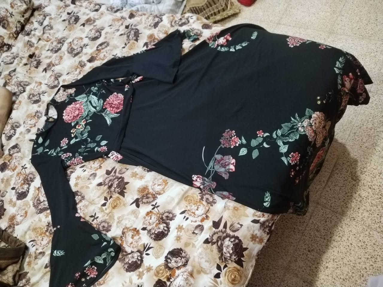 لا تحتارين بالعيد
قاط كموني كامل مع بوت ب 20
فستان الأسود ب 15
فستان نيلي محير ب 10


**إذا كنت صاحب هذا الإعلان وتريد حذفه لأي سبب، رجاءا أرسل رسالة إلى الدعم الفني**