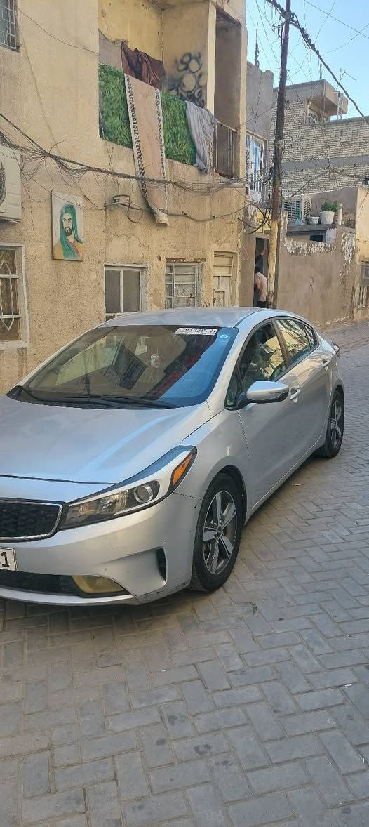 سلا عليكم 
فورتي موديل ١٨ 
مكينه ٢٠٠٠ دوش 
 نص مواصفات عادية 
تبريد تدفئة فول 
كير ومكينة كفالة 
حادثها موضح بلصور والسونار هم موجود 
ماشية ١٥٧ الف كلم 
وبيها ملاحضات بسيطة بس ممبين بلصور  
سعرها ١٠٣ وبيها مجال حك الجية فقط 
العنوان الشعب حي البساتين 
للأتصال ***********
