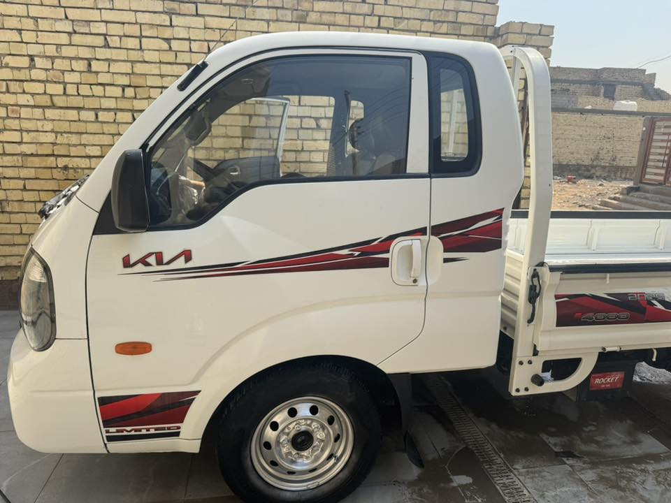 سلام عليكم سياره كيه مسكر  سيلاين للبيع سياره نضيفه كلش  موديل 2011 اصل وضع الشركه كير ومحرك مامفتوح برغي  بعده دهن الشركه بيهه كشر  كلش نضيف غرفتهه نضيفه  السياره أدوات لسعر 57$ بيهه مجال قليل  المكان بغداد الاتصال  والاستفسار ع رقم *********** السياره بدون رقم ادوات ادوات
