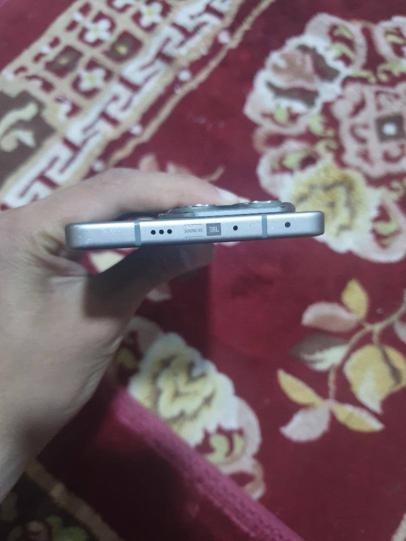 Infinix NOTE 50 Proشاشة ممتازة 144 Hz AMOLED
198 جرام
أبعاد: 163.3 × 74.4 × 7.3 مم
مقاومة الغبار والرذاذ بمعيار IP64
مكبرات صوت ستيريو
بلوتوث 5.4، Wi-Fi، GPS
مستشعر بصمة تحت الشاشة (Optical)
بعض النسخ تدعم NFCالبطارية والشحن
سعة البطارية: 5200 mAh
الشحن السريع: 90 W
👉 بطارية كبيرة مع شحن سريع جدًا. �
Mobile57كاميرا خلفية مزدوجة:
رئيسية 50 MP (OIS – تثبيت بصري)
واسعة الزاوية 8 MP
كاميرا أمامية: 32 MP
تصوير فيديو حتى 1440p @30FPS
👉 عدسات قوية نسبيًا لفئته السعريةالذاكرة الداخلية: 256 GB UFS 2.2نظام التشغيل: Android 15 + واجهة XOS 15
المعالج: MediaTek Helio G100 Ultimate (معمارية 6 نانومتر)
المعالج المركزي: ثماني-نواة (2×2.2 GHz + 6×2.0 GHz)
المعالج الرسومي: Mali-G57 MC2
👉 أداء جيد في المهام اليومية والألعاب الخفيفة-المتوسطةحجم الشاشة: 6.78 بوصة
النوع: AMOLED
الدقة: 1080 × 2436 بكسل
معدل التحديث: 144Hz
دعم ألوان 1 مليار لون
سطوع يصل 1300 شمعة (peak)✔ بطارية كبيرة وشحن           فائق السرعة       مكاني بغداد أبو غريب بيع أو مراوس 
✔ كاميرات جيدة نسبيًا
✔ خيارات ذاكرة كبيرة


**إذا كنت صاحب هذا الإعلان وتريد حذفه لأي سبب، رجاءا أرسل رسالة إلى الدعم الفني**