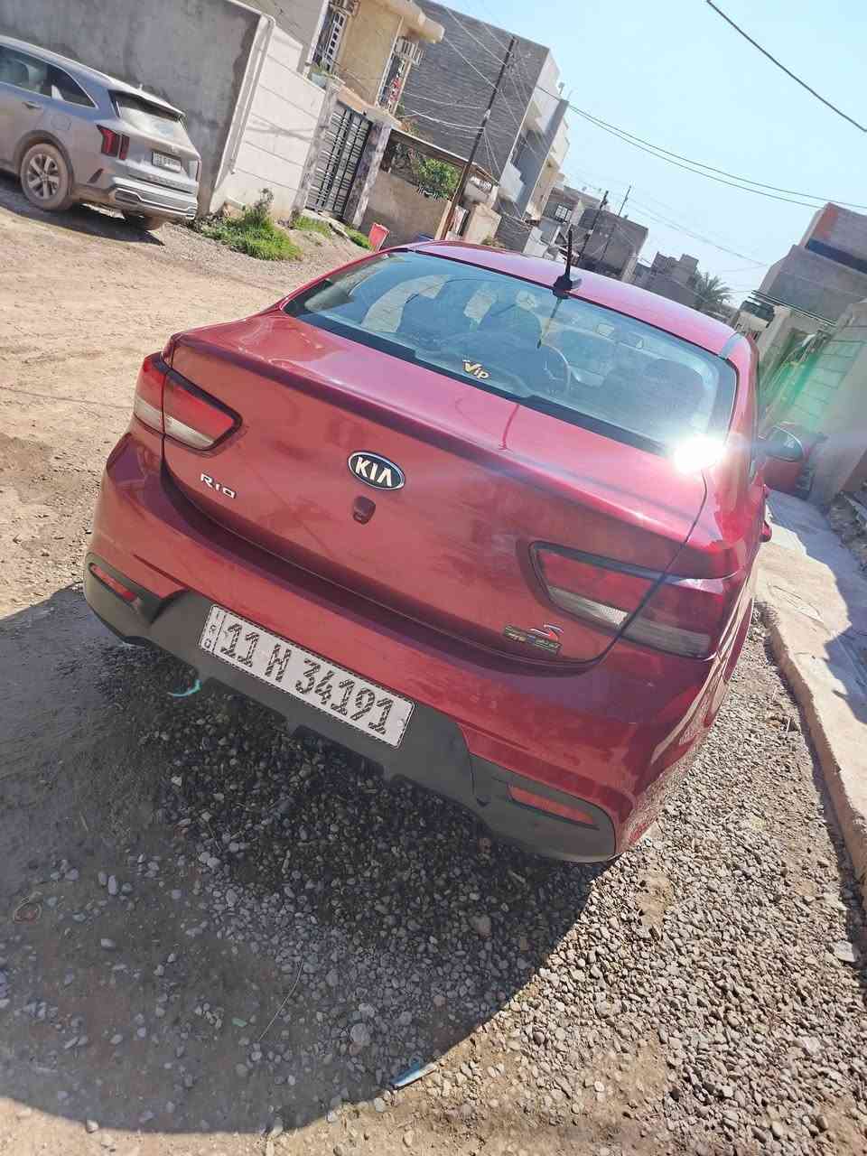 كيا ريو موديل 19 مكينه كير مامفتوح جدد وارد أمريكي مكينه 1600 السياره جديده بدون نقص صبغ قطعه ظربه بيها بالصندوك والسونار موجود تخم تاير صدر كله كامله بأسمي تحويل مباشر بدون تأخير السعر ١٠٨ مجال قليل رقمي ***********
