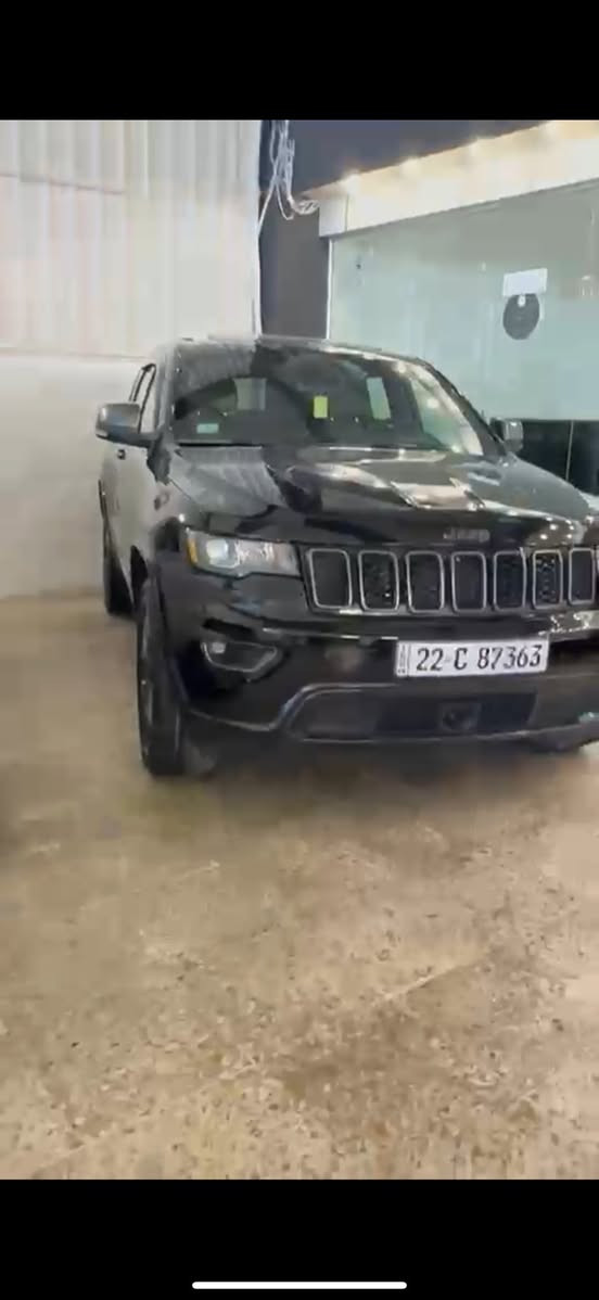 جيب موديل 21
لمتد فول مواصفات 
رادار امامي خلفي جانبي 
كشن تدفئة وذاكرة 
ستيرن حار 
نقط عمياء 
اوتو هولد
اوتو ستوب
فتحة 
كراسي جلد
صندوق كهرباء
مخرج كهرباء
ماشية 63 الف ميل سيارة جديدة ونضيفة وحادثهة جاملغ خلفي  السائق موجودة الصورة مال حادث 
مكانهة بغداد وبسمي 
***********
السعر 26 $
