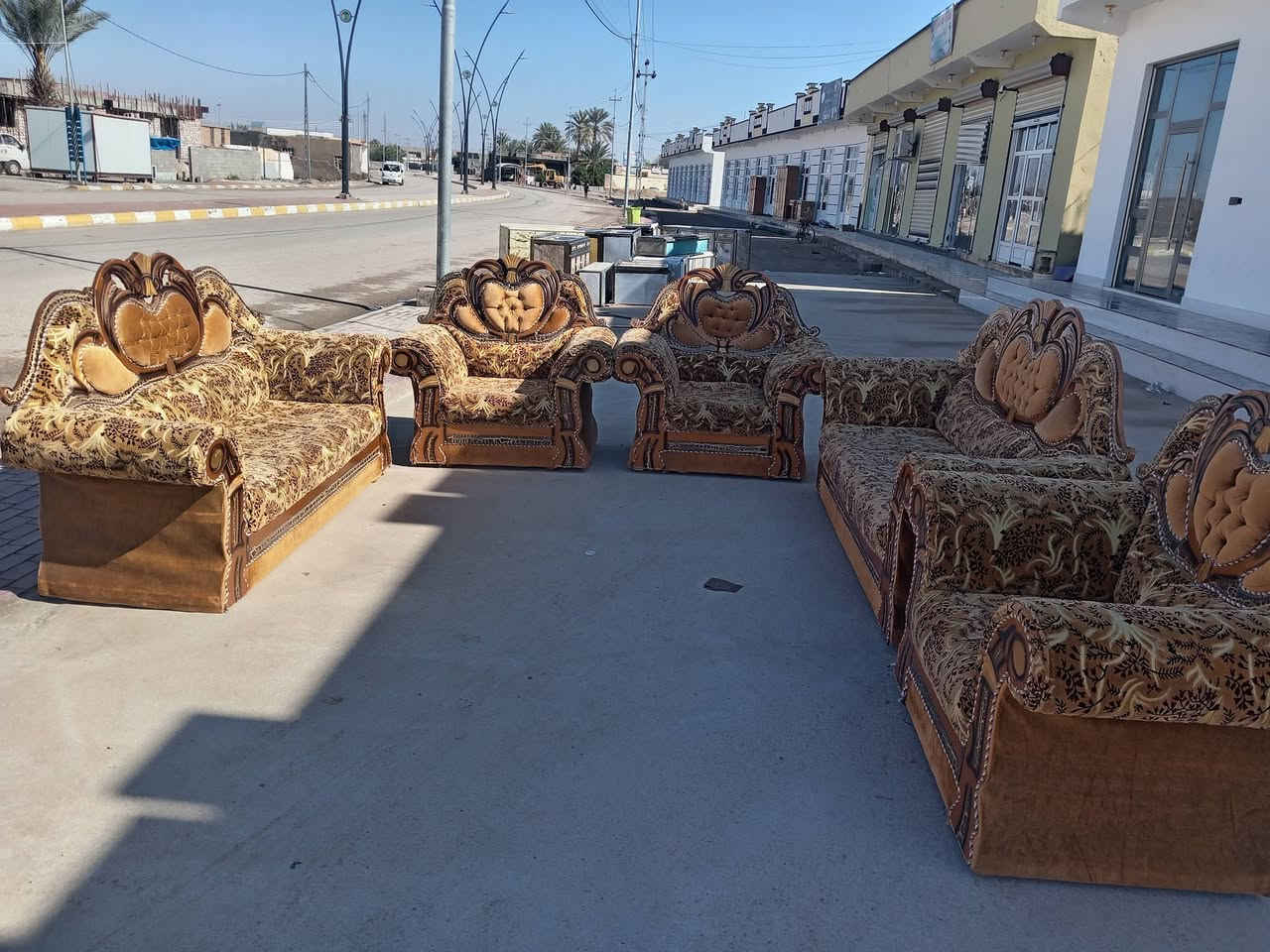 قنفات للبيع الاستفسار *********** المكان الرمانه البعبيد
