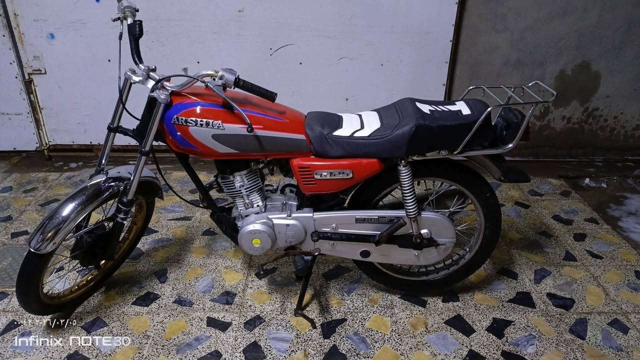 سلام عليكم دراجه ارشا ادوات دراجه نضيفه ما مفتوحه سعره 450وبيهه مجال بسيط مكاني كرمه علي الإستفسار ***********
