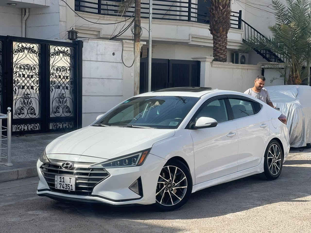 السلام عليكم
Elantra 2020 وارد امريكي 

السيارة جاهز من كل النواحي حادثها وسونارها بل منشور بدون دواخل

السيارة محركها 1600 توربو 201 hp  يعني ✈️

كير 7نمر DCT

* مواصفات 

فتحه سقف سلايت روف 

بصمه تشغيل 

بصمه أبواب 

ثلاث انضمه قياده (Normally .sport. smart)

دخول ذكي 

4عدسات +LED نهاري 

(السعر 142)
 للاستفسار 
***********
