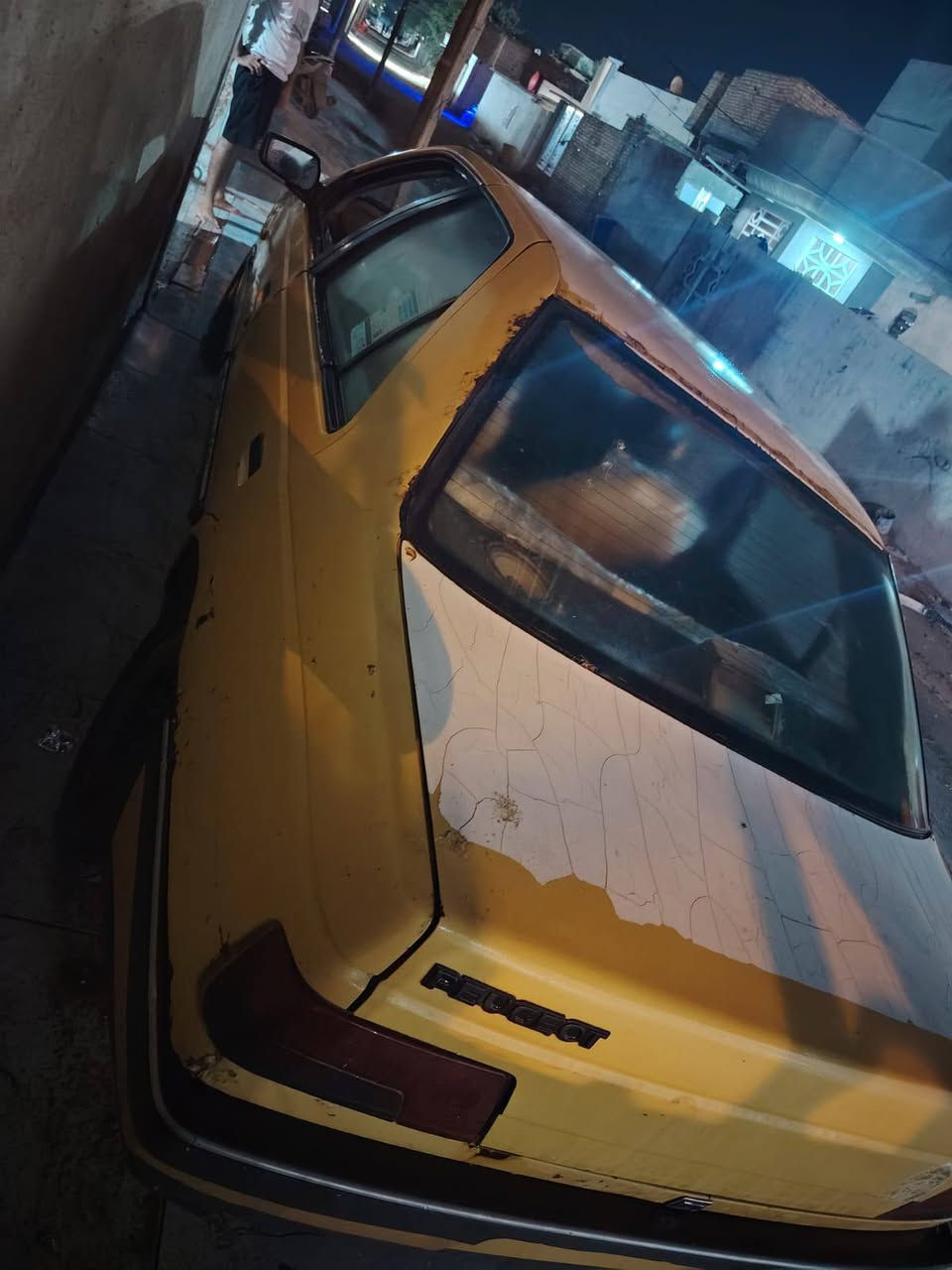 بيجو موديل 10 مقفوله من ضربه جير ومكينه خير من الله سعرها 18 وبيها مجال ***********
