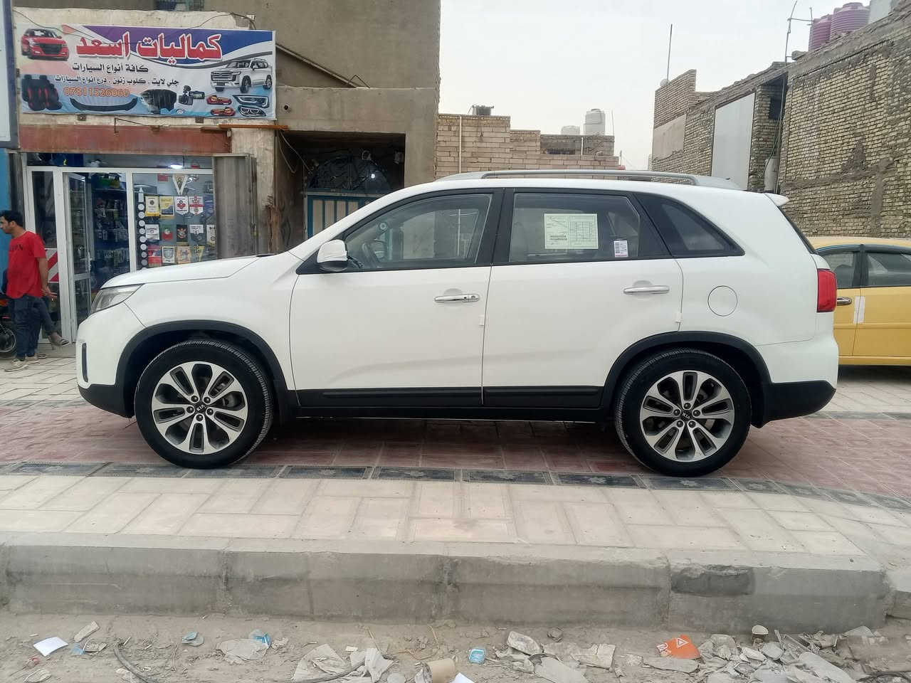 السلام عليكم للبيع سورنتو موديل 15خليجيه مكفوله بسمي مكينه 6بصمه 7راكب تبريد 3قطع حاجب وبعد بيه هواي مواصفات السياره جاهزه مكينه كير تبريد حداديه رقم دولي مكانه ناصرية سعر دفترين 200وبيه مجال ***********
