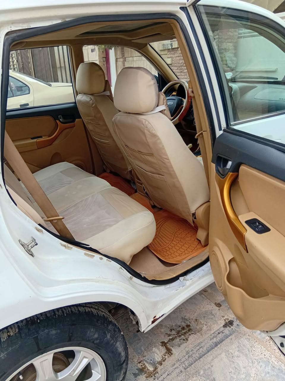 السلام عليكم شيري تيكو محوره كير ومحرك كورلا ياباني السياره حلوه نظيفه رقم كربلاء السعر 56 للاتصال *********** السياره موجوده في  بغداد
