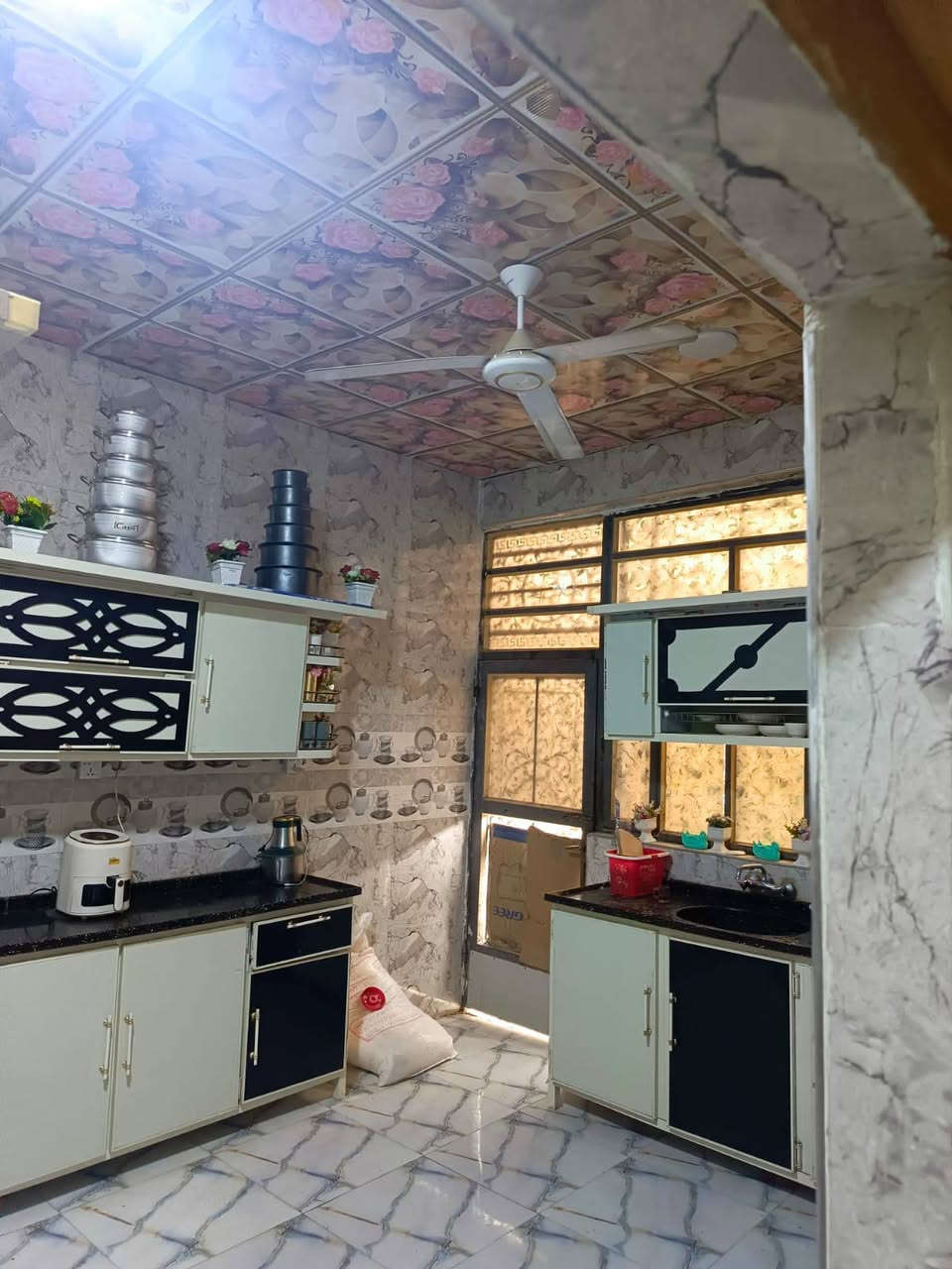 بيت البيع العنوان بصره حيانيه خلف جامع الإمام موسى الكاظم قرب مدرسة أبو الاسود الدولي    البيت طابو صرف بسمي سعر ١٥٠ رقم الهاتف *********** وتساب وتصال
