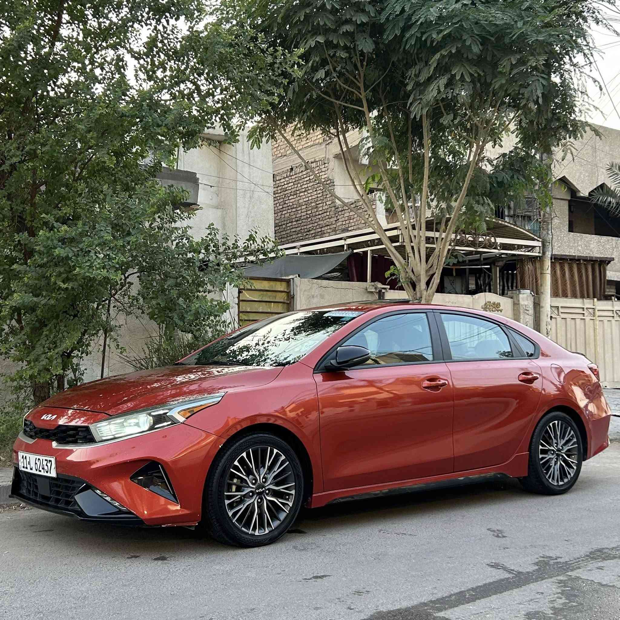 ( GT LINE ) 2022 فورتي
وارد امريكي
فول مواصفات للاخير اعلى فئة. 1/1
محرك 2000 دوش

مواصفات:

فتحه سقف
شاشة كبيرة كامرة دوارة + كامرة سطحية
بصمة ابواب وجنطة
تشغيل عن بعد
اشاير مري
لايت امامي لد
بك لايت خلفي لد
ويل كب رياضي
حديد مسار
تحديد سرعة
قيادة ذاتية
توقف ذاتي
مانع تزحلق ردارات جانبية وخلفية وامامية
شاشة اعطال
كشنات جلد ومخمل علامة GT LINE
تحكمات ستيرن فول
انارة ترحيب.
فتح جنطة ذكي عند الاقتراب
سايد بريك بصمة
اوتو هولد
درايف مو 3 وضعيات للقيادة
ستيرن D رياضي
سبايدر خلفي بلادي
وبعد بيها هواي مواصفات

رقم بغداد جديد بأسمي

السيارة حادثه بنيد فقط

سعر 158 وبيه مجال

رقمي ‭0772 622 9938
