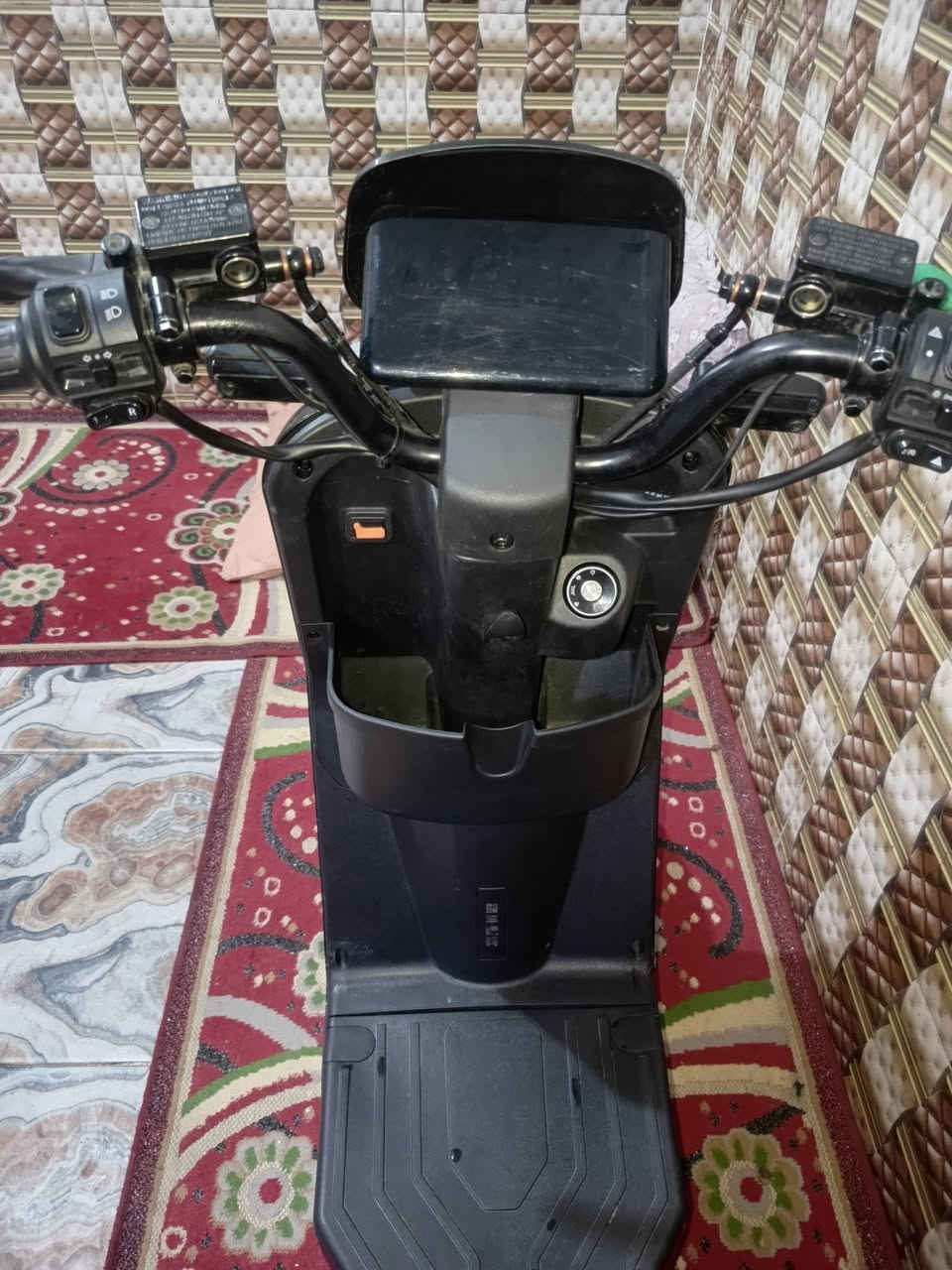 السلام عليكم دراجه شحن للبيع زيرو ٢٦ ماخذهه ب٧٠٠ رايدهه ب٥٠٠ مستعجل ع بعيتهه صار اسبوعين من اخذتهه 
لاتصال ***********بي واتساب 
***********اتصال
