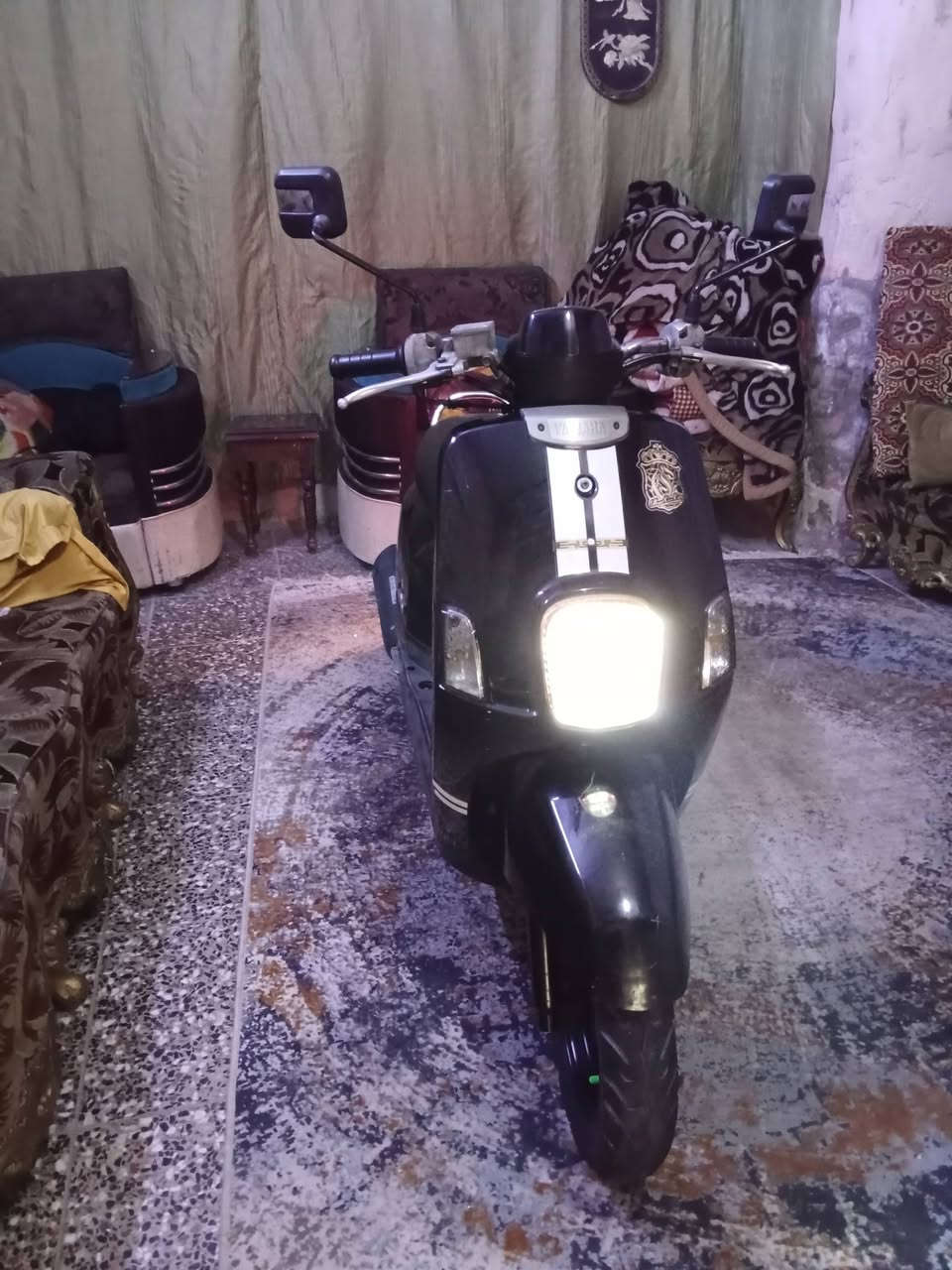 السلام عليكم شباب دراجة ماكس بوليس صارلهة 8 أيام من امنزلهة رمبة وصلهة والمنفيس  لاصليات موجودات كلهه ابلادية وكلهة شغالة كابريتر سلف ابلاديات كفرات كلهه ختم وية المكينة وكهربايات كلهن شغالات كيلومتر كيج بانزين كلوب عالي ناصي سكن وية البريكات اشاير يمنة يسرة مابيهة نقص ابد جديدة جديدة بمعنة الكلمة العنوان بغداد باب المعضم ولا ستفسار ***********
