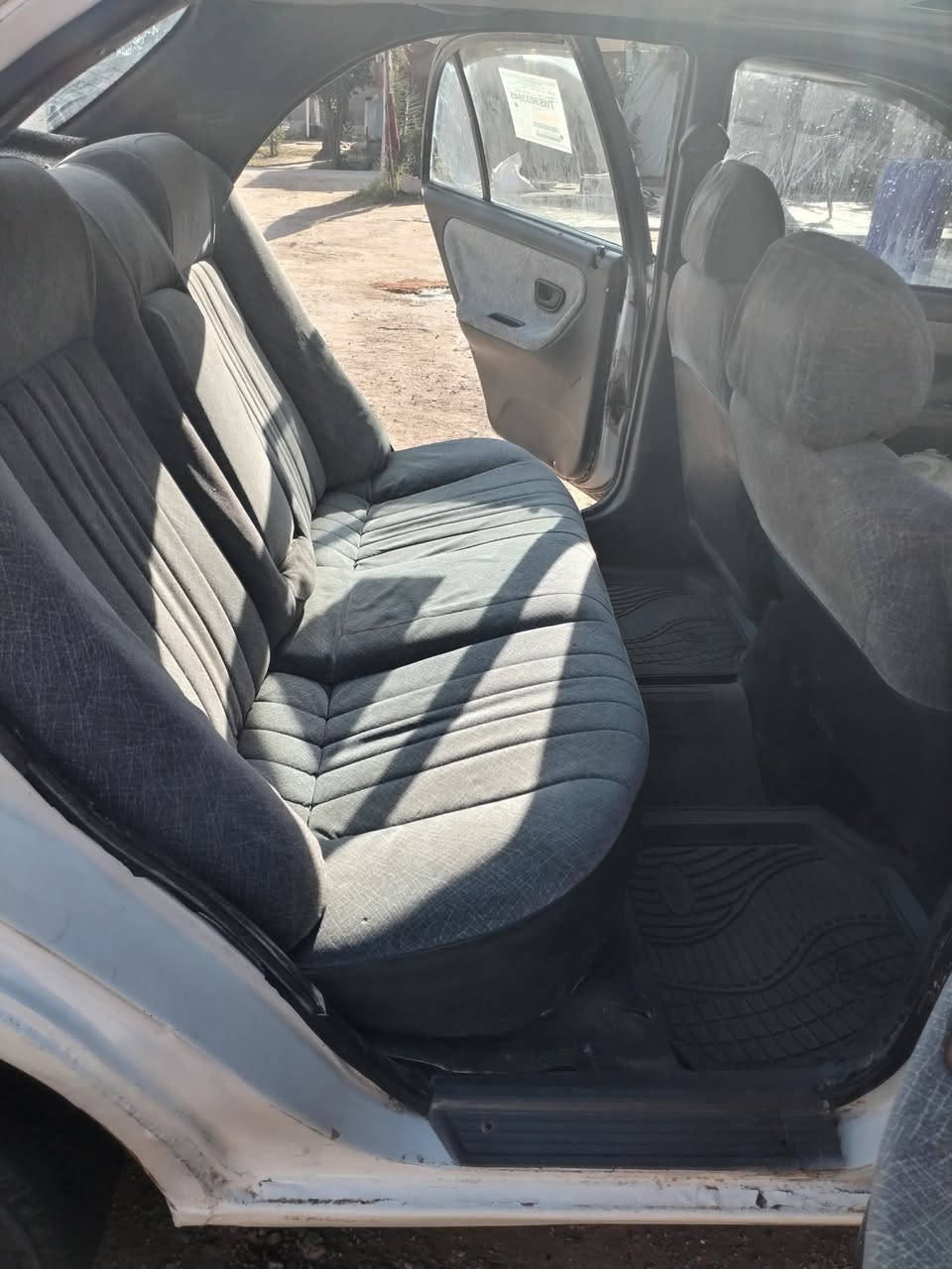 سوناته تو للبيع كامله من كلشي محرك نظيف على فحص بيه خياسات الأبواب فقط محرك تجفيت جديد سياره مرقمه جديد وهزه جديد عارضه ٤٦ ورقه رقم الهاتف ***********
