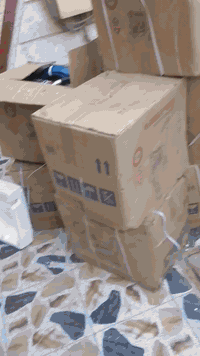 مرحبا شباب عندي مكاين لبيع بأسعار مناسبه ابوساعه جهاز جديد على فحص سعره ٣٢٥ملف نحاس درجه اولى اكو توصيل لجميع المحافظات العراق يرش بساعه واحده من ١٥٠الى ٢٠٠متر هذا شغالي ***********
