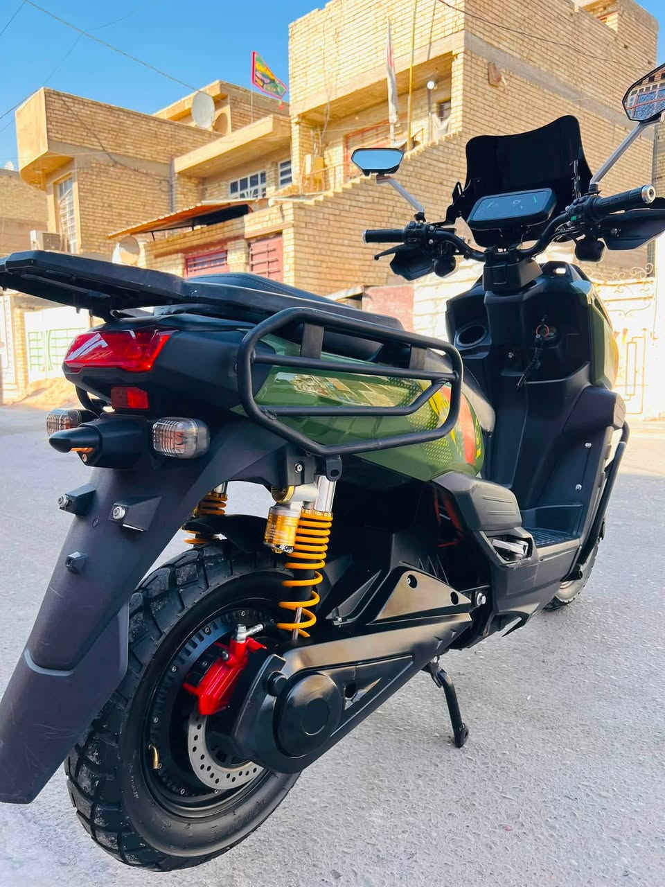 سلام عليكم ورحمه الله وبركاتو 
دراجه شحن نوع اباتشي GT 2025
ملف 2500 عدد البطاريات 6كبار  
عدد النمر 1.2.3.Rمع الS نضام البك 
 اشاره دبل اشاره عالي ناصي 
دراجه ماشي شي قليل تاير جبلي دبل سويج السعر مليون و50 بيه مجال جدا بسيط مكاني بغداد الزعفرانيه ***********
