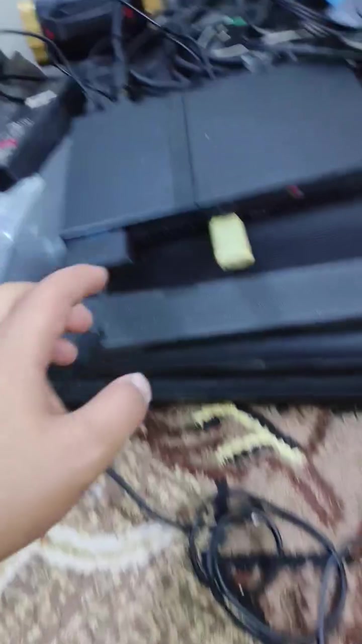 السلام عليكم 
بلي 2
كامل ملحقات
2يدات 
ميموري32+فلاش يحتوي اكثر من 110العاب
60وبي مجال للطيبين


**إذا كنت صاحب هذا الإعلان وتريد حذفه لأي سبب، رجاءا أرسل رسالة إلى الدعم الفني**