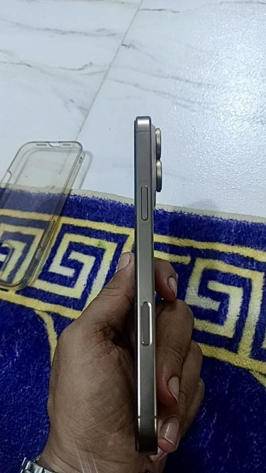 السلام عليكم أيفون 16برو ماكس مكفول كفاله عامه  تجي تاخذه من باب البيت ذاكره ٢٥٦وبطاريه ٩١ مكاني واسط سعر ١٣٢٥وبي مجال قليل الرقم ***********
