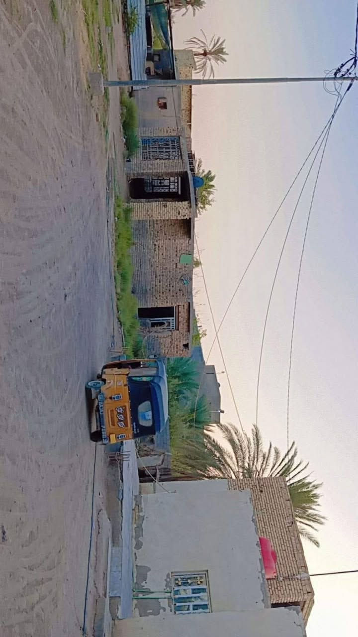 🚨 إعلان بيع: أرض مشجرة ومجهزة بالكامل في بابل 🚨
📍 الموقع:
بابل - الحمزة الغربي -   مدينة مهدي عاكول. يم حي بابل الجديدة 
📄 الوضع القانوني:
طابو زراعي سند 25.
📐 المساحة والإنشاءات:
المساحة: دونمين صافي (أرض مشجرة ومرتبة بالكامل).
المباني: بيتين كاملات وجاهزات للسكن.
البناء الإضافي: هيكل + بتلو جاهز للتكميل.
⚡ الخدمات المتوفرة:
خط ماء إسالة.
كهرباء وطنية.
خط مولد واصل.
📞 للاستفسار والتواصل (المعلن مكلف بالبيع):
يرجى الاتصال أو المراسلة عبر الواتساب مباشرة على الرقم التالي:
 ***********👉
