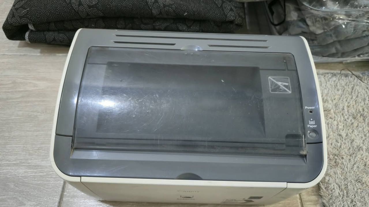 السلام عليكم/السعر 85 وبيه مجال
Canon i-SENSYS LBP2900
12 ورقة / دقيقة.
ليزر أسود (High Quality).
9 ثوانٍ لأول ورقة.
حبر 703 / 12A 
2000 ورقة لكل تعبئة حبر.
150 ورقة سعة الدرج.
توصيل USB مباشر.
مع كيبل USB 10 متر وكيبل تشغيل....اخوان الطابعة بيها نقص كاترج والورقة تطلع بهذا الشكل مكاني النجف الاشرف/لا يتوفر توصيل


**إذا كنت صاحب هذا الإعلان وتريد حذفه لأي سبب، رجاءا أرسل رسالة إلى الدعم الفني**