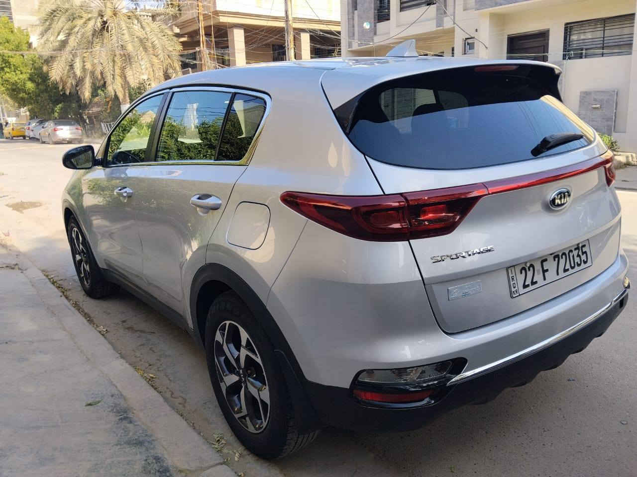 السلام عليكم
سبورتج للبيع وارد امريكي GDI  محرك 2400 موديل 2020 اللون سلفر فاتح رقم اربيل الجديد وسنوية لحد 2027 ضررها بابين السائق والوراها بدون ايرباك وصور الحادث موجود وكذلك السونار ماشية 89 الف ميل وموجودة السيارة في بغداد السيدية
السعر 159$ ورقة وبيها مجال بسيط
الاتصال على الرقم ***********
