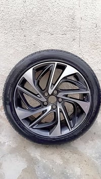 ويل توسان البيع تاير جديد السعر 200 وبي مجال 07711617393 الرقم