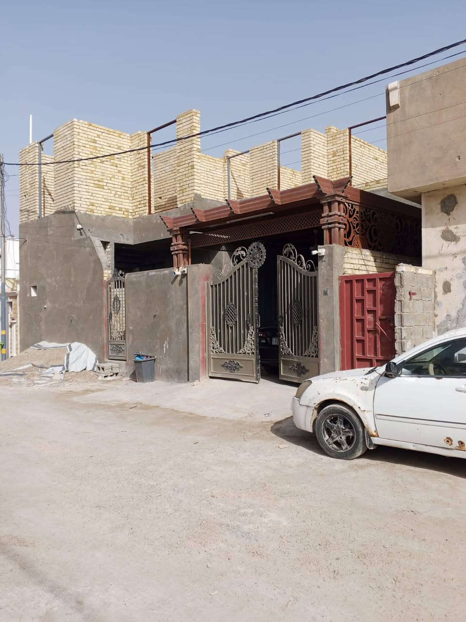 دار للبيع في الفلوجه الشهداء عمارة الجنابي مقابيل اسواق المصطفى المساحه 250 نوع العقار طابو صرف باسم شخص واحد البيت كامل الطابق الارضي نضام دراج خارجي الطابق الثاني غير مسكوف يتكون البيت من غرفتين وصاله وحمامات ومخزن وهول واستقبال ومطبخ للستفسار أكثر اتصل *********** /*********** /***********
