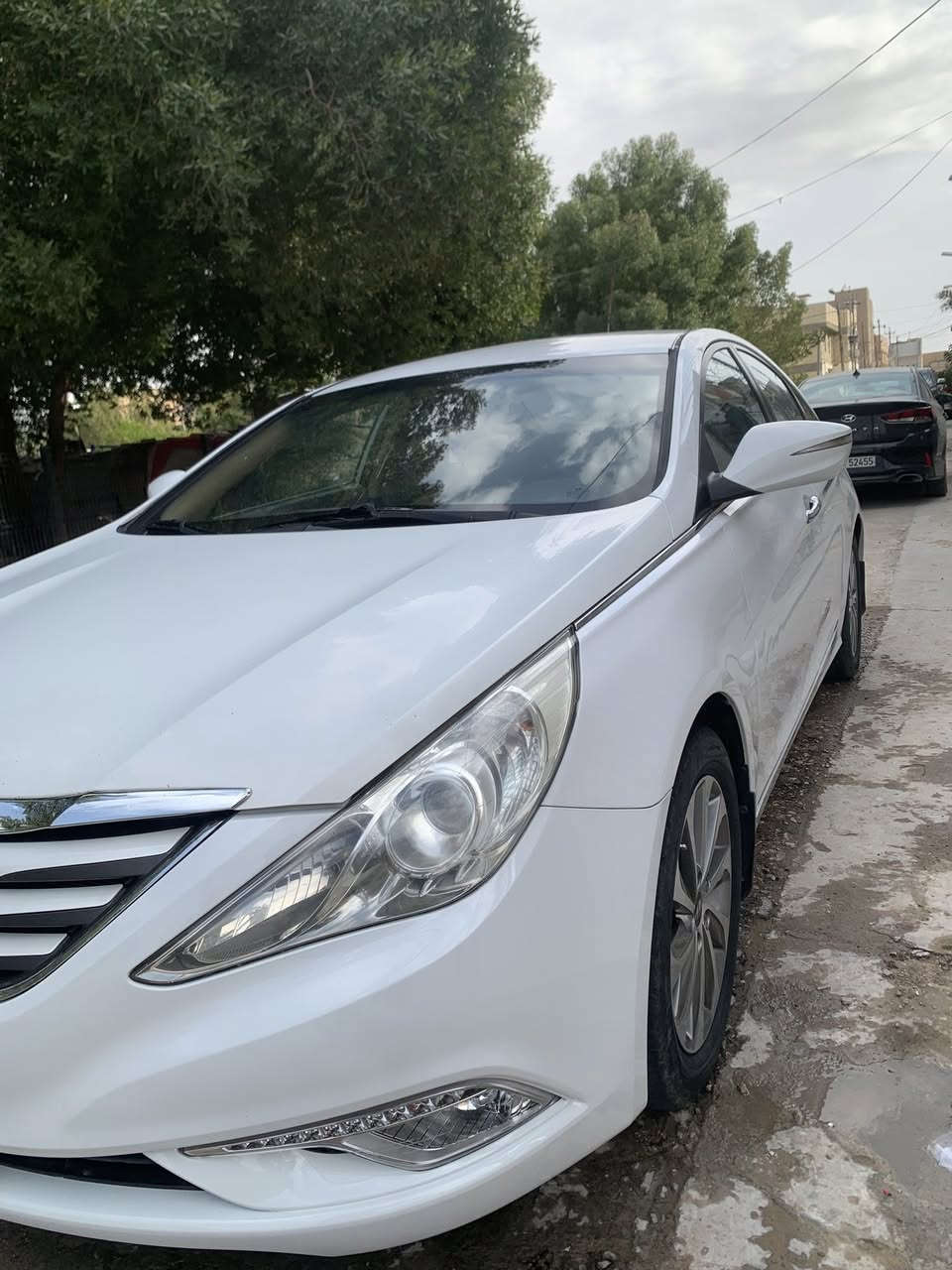 السلام عليكم سوناتا ١٣ شكل الـ ١٤ البنيد مبدل ومصبوغ وباب السائق بيها بارد المحرك قبل ١٠ ايام مجفته جديد ماشيه ١٩٦ الف  
السعر ١٣٥ وبيها مجال 
للأستفسار وتساب او الاتصال 
***********
