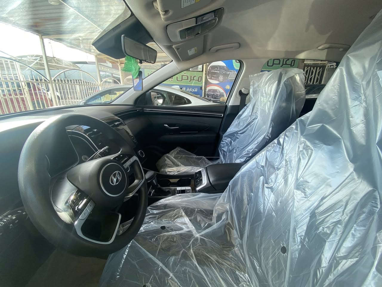 السلام عليكم توسان موديل 2023 السيارة دخول جديد مابيها اي نقص تترقم جميع المحافظات معاملة رقم فقط السياره بيها ربع البنيد صبغ والباقي كفاله عامه موجود بالحله سعرها 195 $ وبي مجال للتواصل خاص او اتصل ***********
