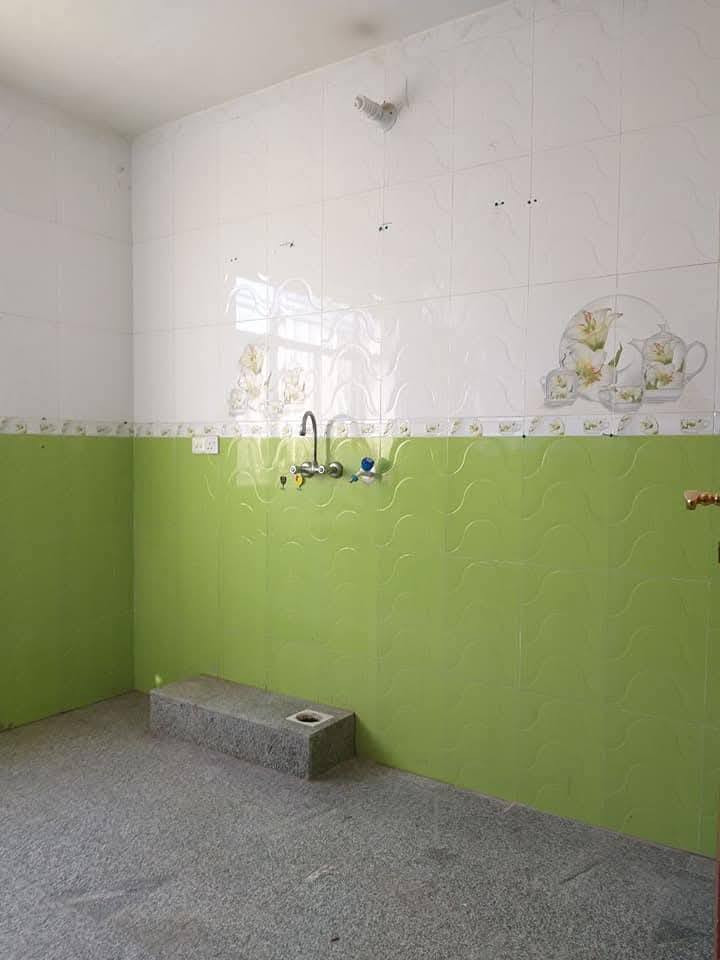 السلام عليكم
شقة للايجار مكونه من غرفه وصالة ومطبخ وصحيات منفصلة بناء حديث و مساحتها 80 م  وايجارها قفل 350 
والعنوان حي النقيب قرب مدارس الوارث التابعة للعتبة 
وللاستفسار الاتصال على الرقم التالي  ***********
