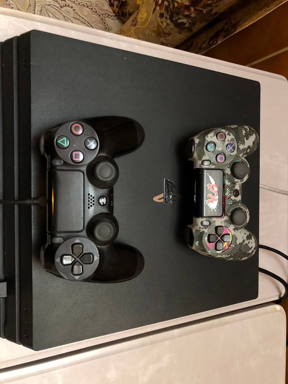 بلي 4 برو 1T اونلاين
نضافه فولل استخدام منزلي 
ويا قرص Gta ويدات 2 وشفتات جوستك ومبرد
جهاز مفتوح لتنضيف فقط شرط
السعر 250 قفل قفل 
مكاني بغداد الدوره
رقمي: ***********
