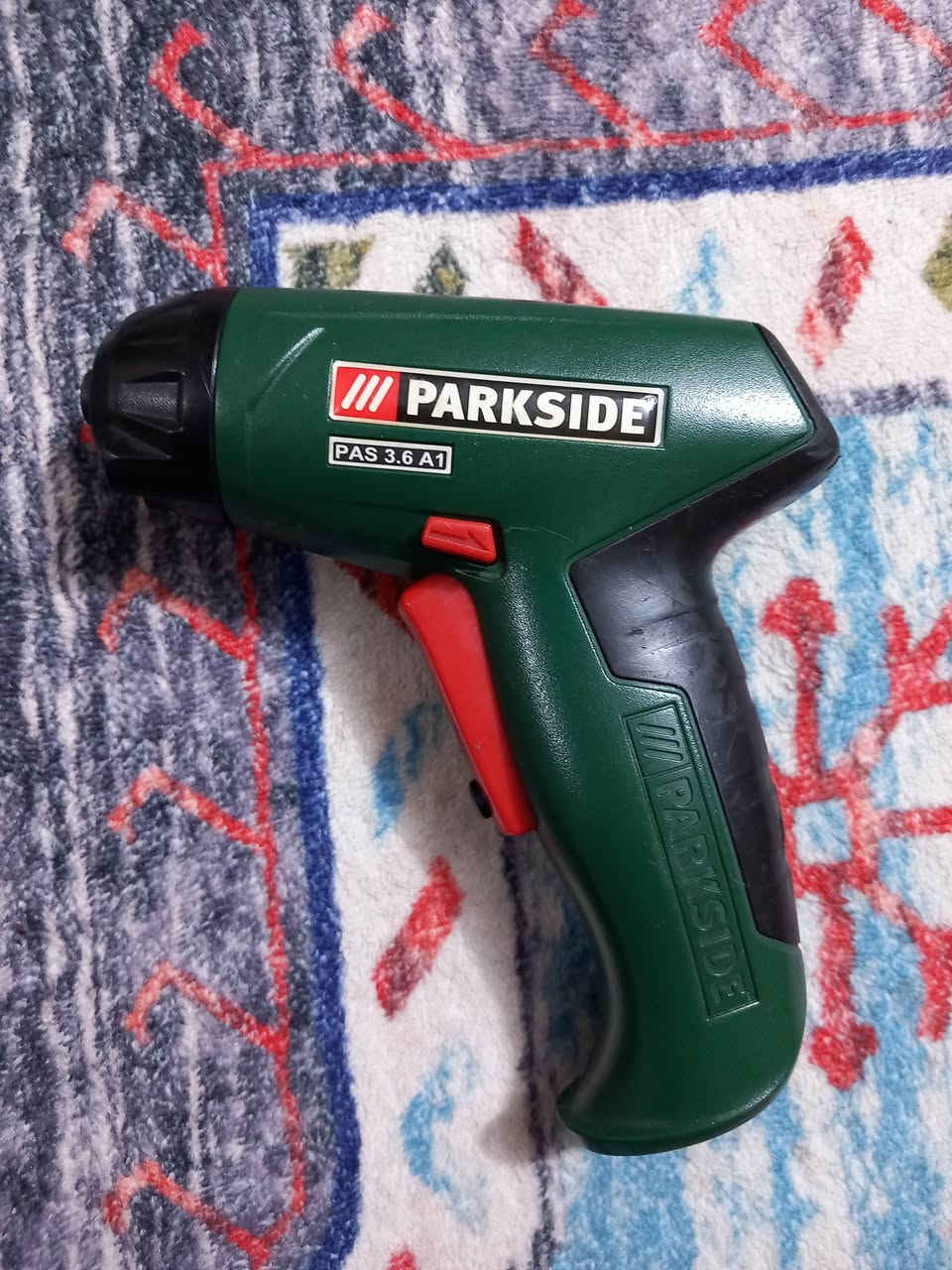 السلام عليكم للبيع الماني 🇩🇪 اكرر الماني مو تجاري فتح وشد ويا بس درنفيس مثلث يرهمن علي الانكيات بكل الانواع ودرنفيس عدل السعر 25 الف مكاني بغداد مدينة الصدر رقمي ***********
