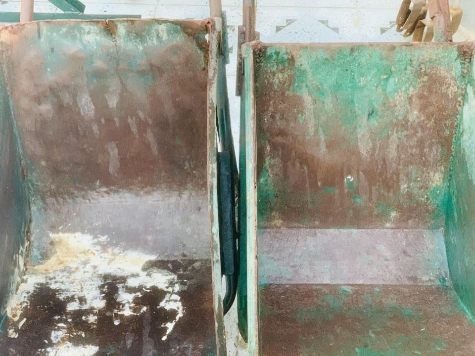 سلام عليكم ونج للبيع أربع عرباين جاهز للشغل السعر ١٣٠٠وبيً مجال ***********
