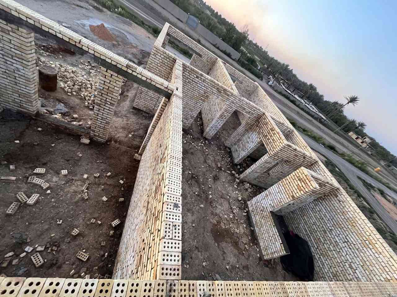 لمن يبحث عن الراحة والمكان الهادئ ✨✨
🎀🎀🎀🎀🎀🎀🎀
هيكل للبيع في المسيب منطقة ابو عصافير تحديدا قطع الفلسطيني ✨✨
المساحة 206 
واقع حال 260 محرم
سند 25
ركن 
مساحة لبناء 120 تقريباً
خدمات ماء كهرباء تبليط اناره شارع 
غرفتين 4*6
استقبال 4*6
حمام 2*2
مطبخ حار 3*2 مفتوح ع صاله 
صاله 5*6ونص
صحيات خارجية 
للاستفسار اكثر مراسلة الصفحة او الاتصال على الرقم ***********
